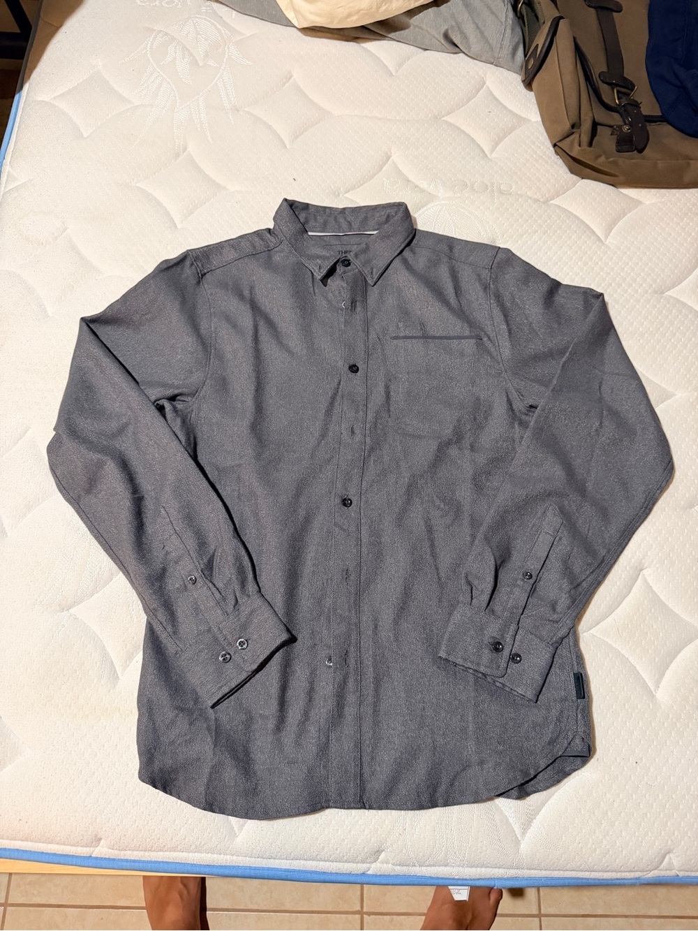 The North Face Men's Charcoal Gray Long-Sleeve Dress Shirt